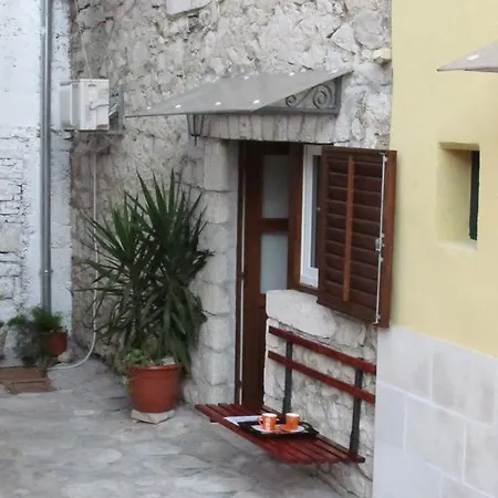 Palmin Dvor-jercic * Split