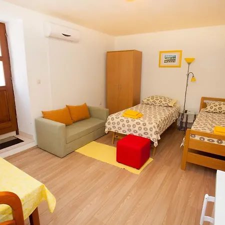 Palmin Dvor-jercic Apartment *